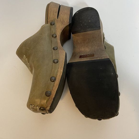 Diego Di Lucca Tan Green Leather Embroidered Floral Studded Clogs Women's SZ 6.5 - Picture 7 of 8